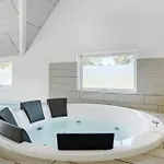 Amazing In With Sauna בית נופש